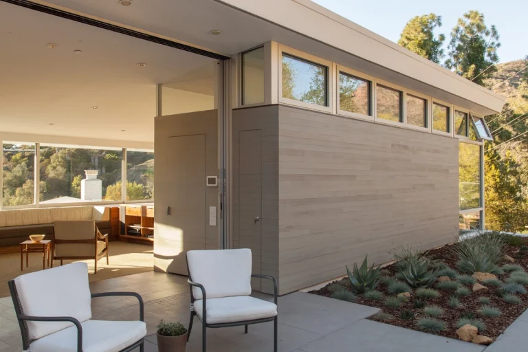 3 GREEN OAK FROM REAR YARD SMALLER 768x512