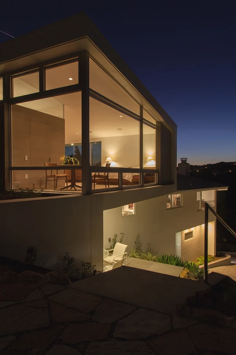 1 OAKSPARK NIGHTCORNER 768x1152