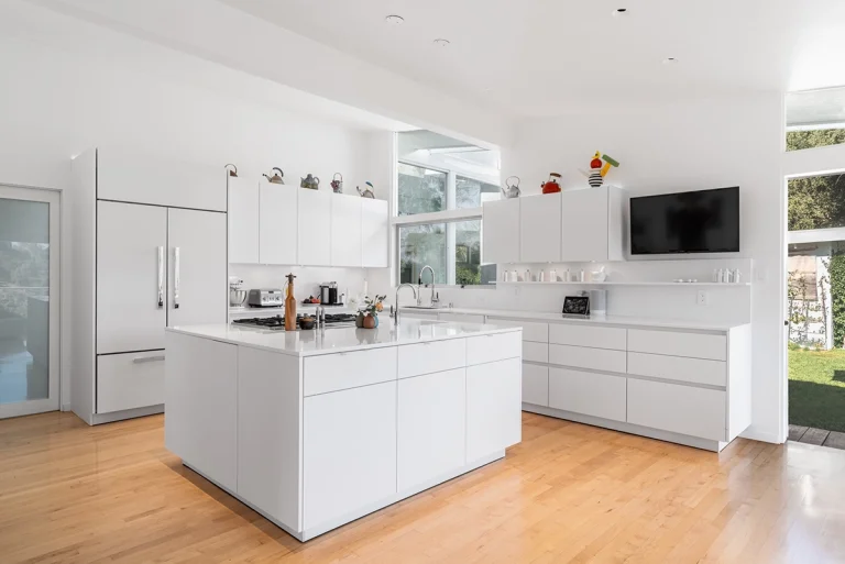 243 HOL DH Photo 29 768x513