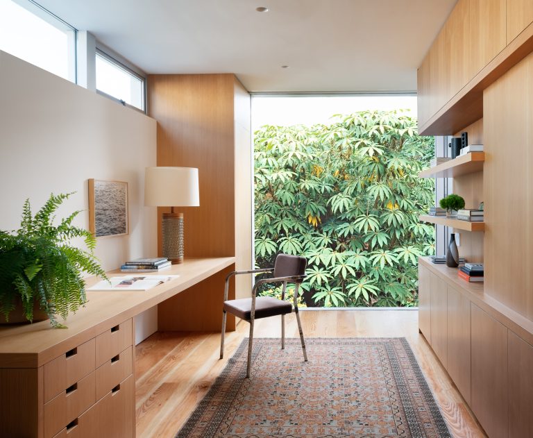 Staud 201018 0508v3 768x631