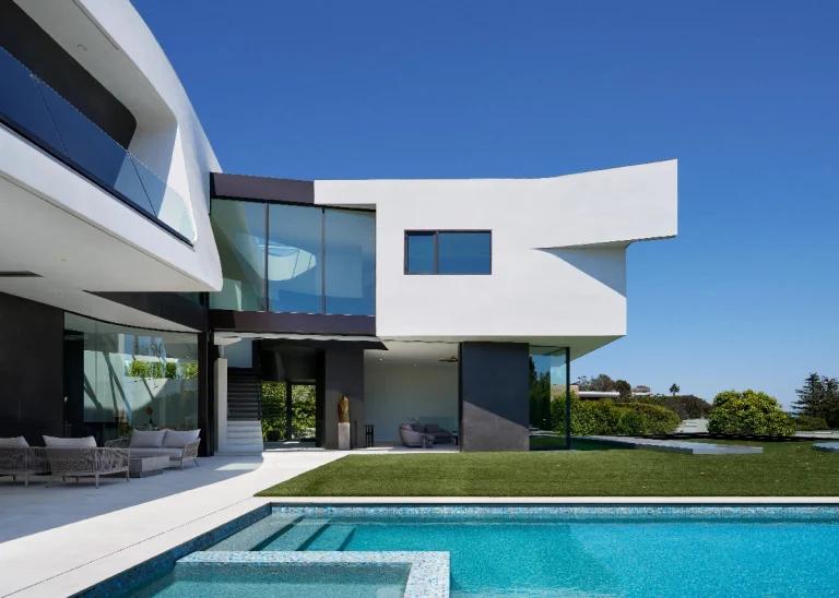 Staud 250716 1350 768x548