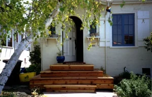 porch1a 1 300x193