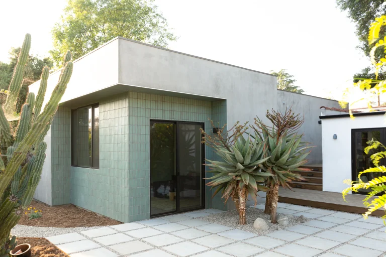 2015 P Exterior 02 result 768x512