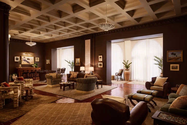 6723d53b611d48ced81b97aa PHP lobby01 768x512