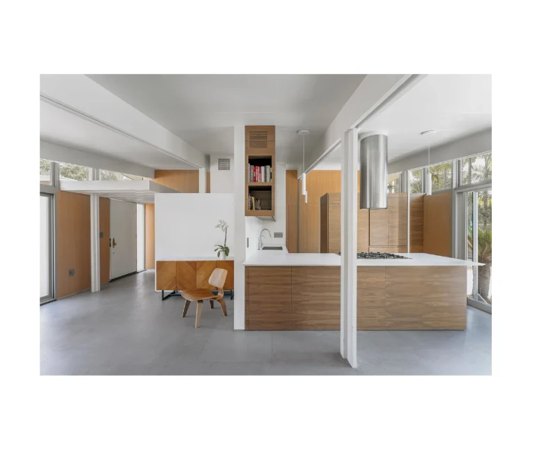 9 Sun Villa RA Kitchen and Living David Hartwell whitesides 768x644