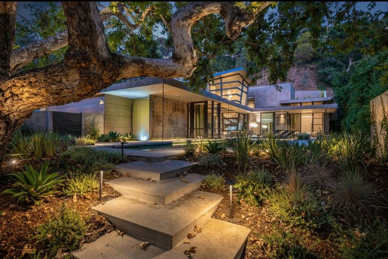 Screenshot from website 768x514