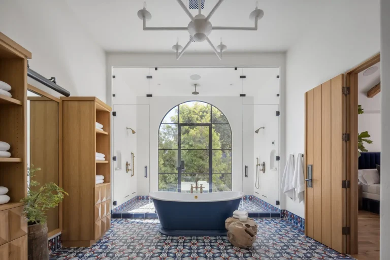 467 Comstock Ave 13 768x512