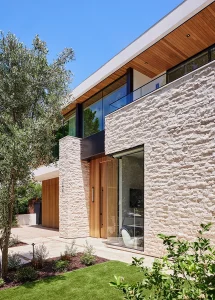 IR Architects 6 215x300