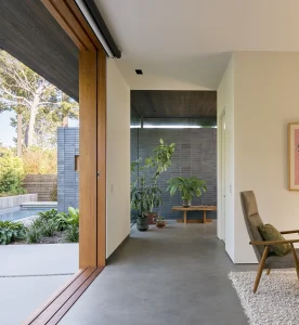 Staud 170808 0264 copy 276x300