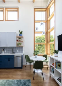 921Ensenada WEB 3p 215x300