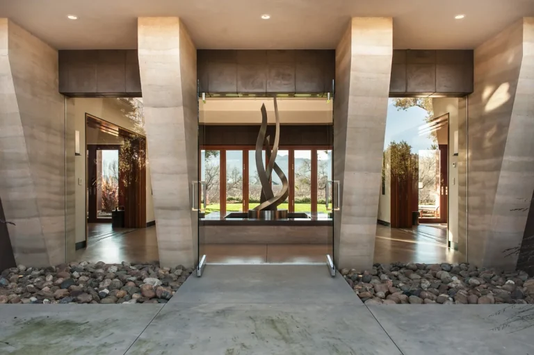 DSC2002 1200px 72dpi 768x511