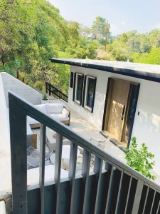 IMG 5257 copy 225x300